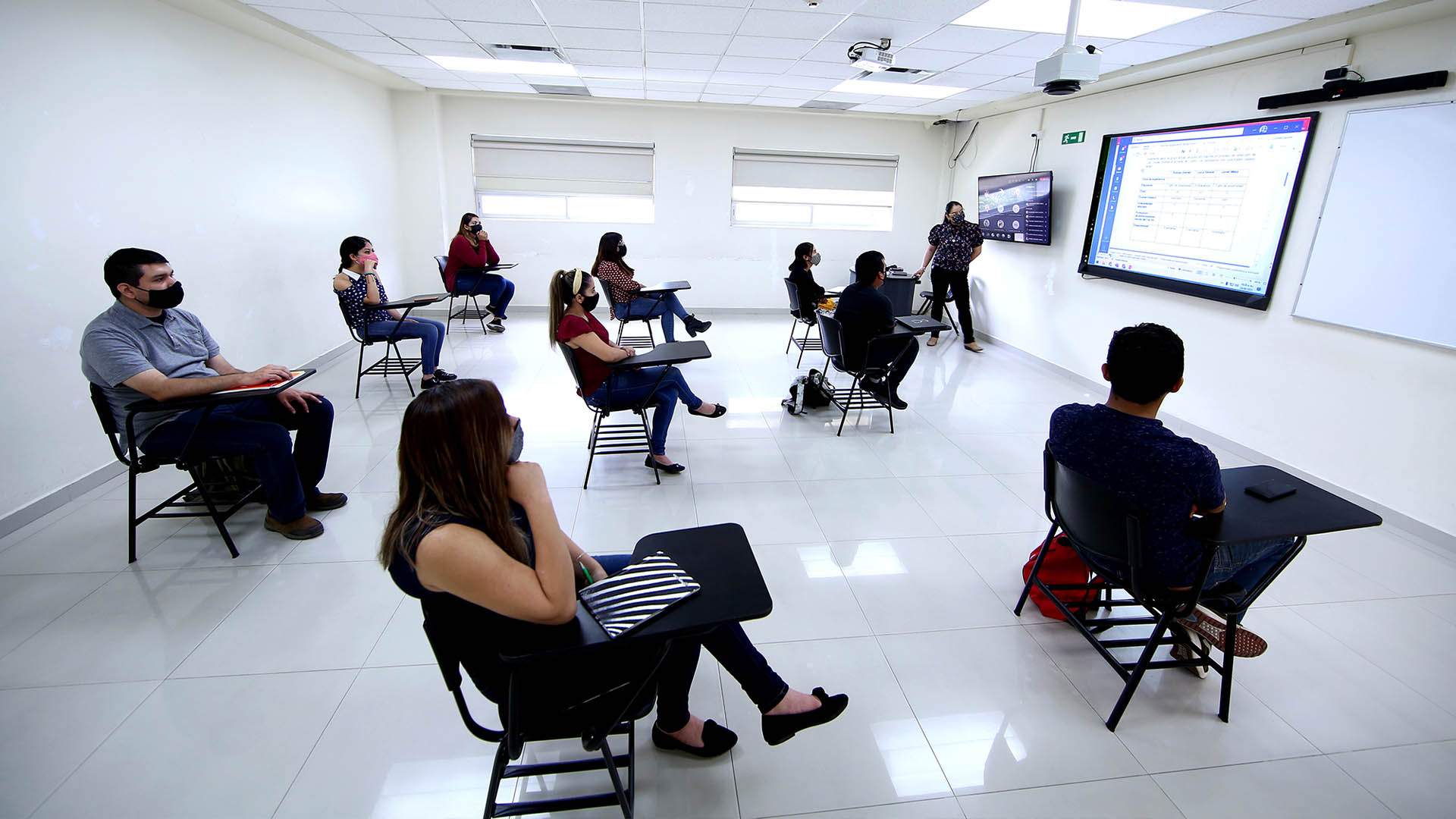 UANL. Instalan modelo híbrido para cursos intersemestrales – Revista Siete  Días